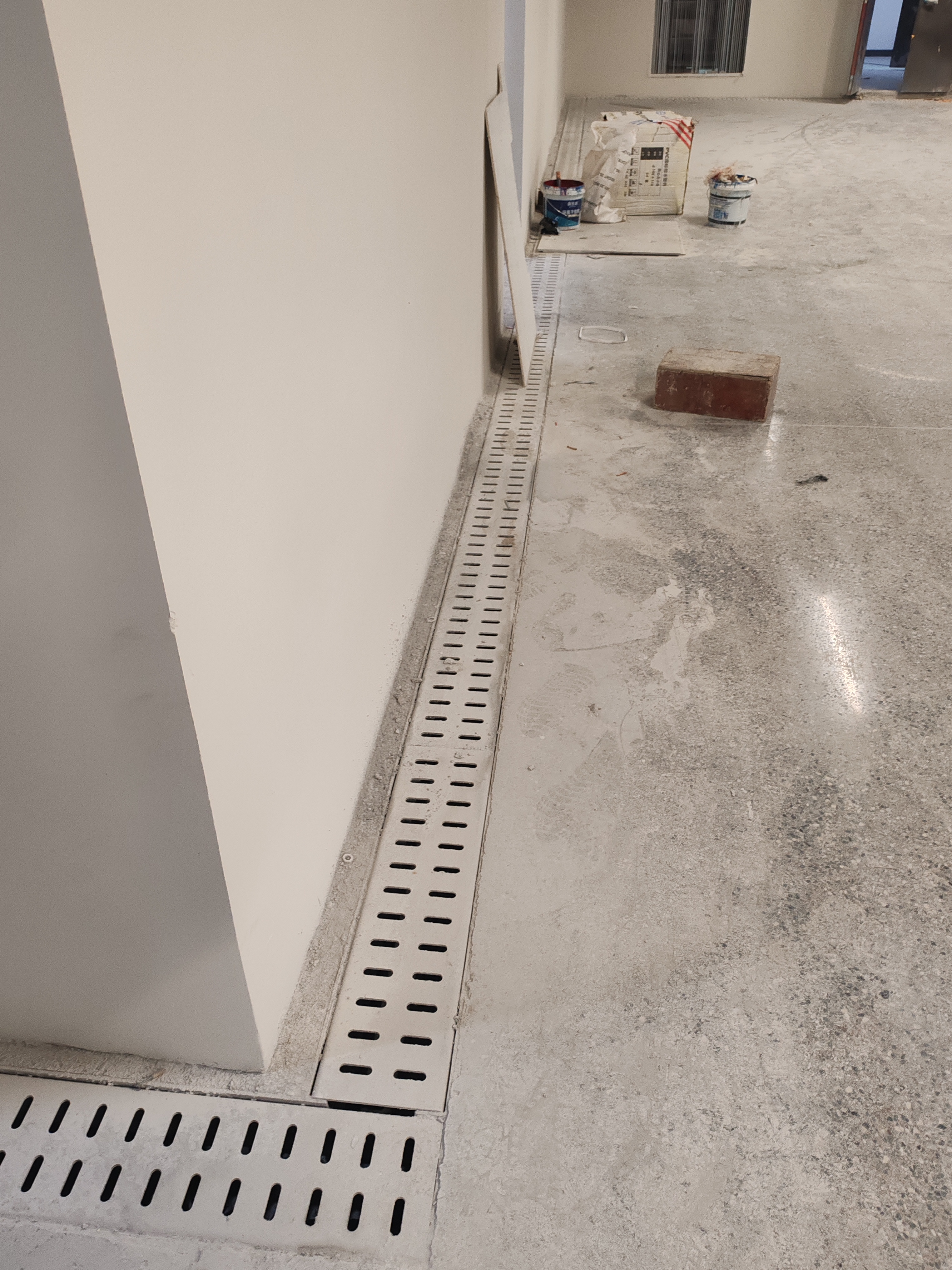 地下室金属制品