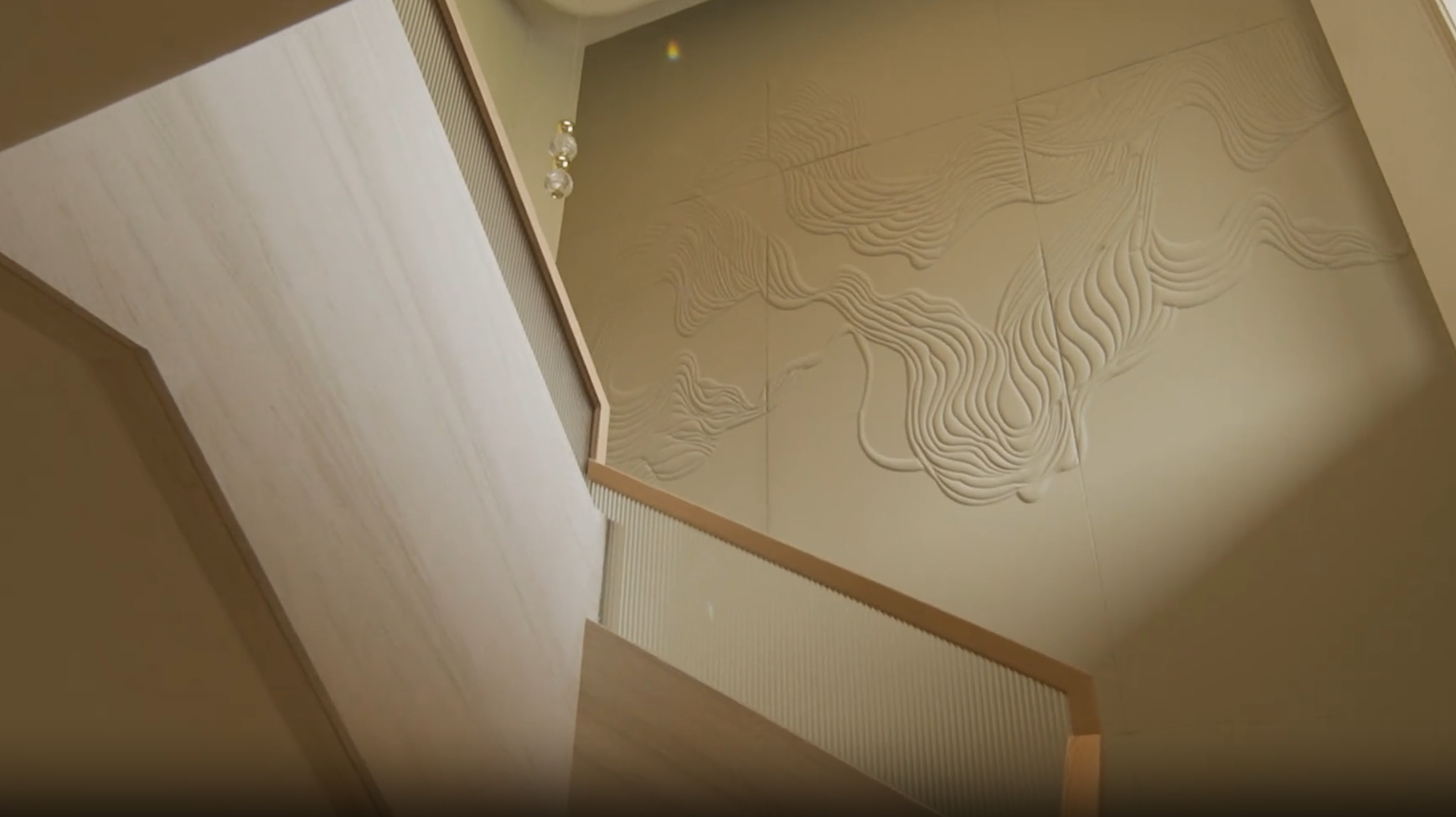 艺术浮雕实木楼梯墙面板