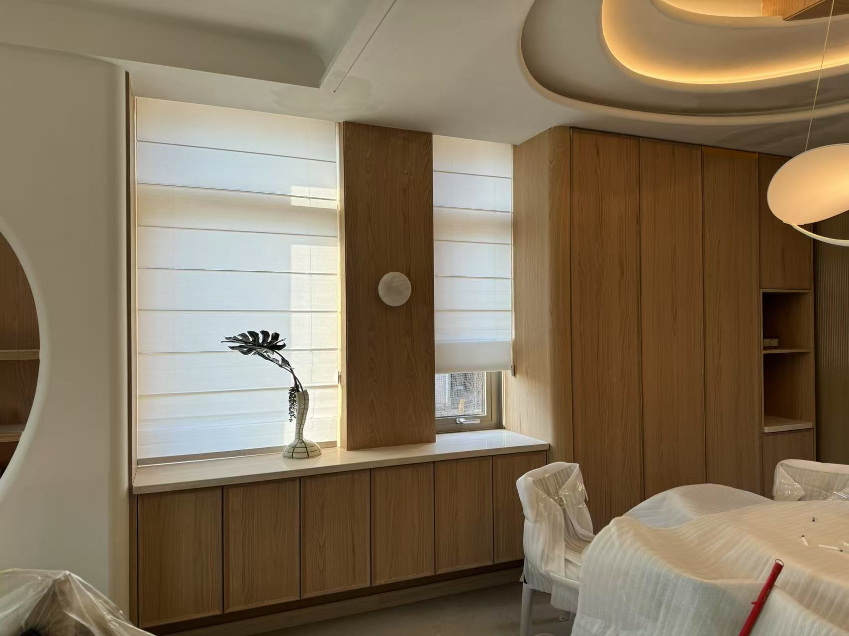 白蜡木整墙收纳柜飘窗系统